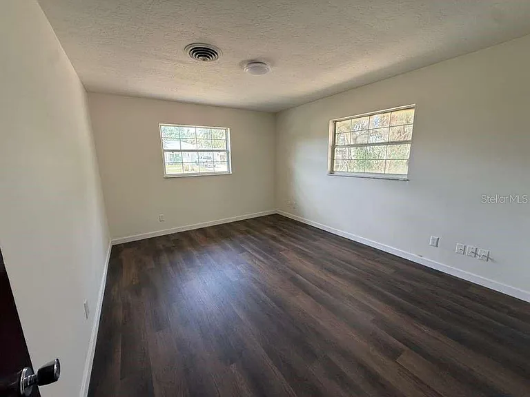 345 S Venice Blvd — Photo 10