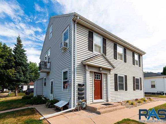 2nd image of 1300 E 6th St