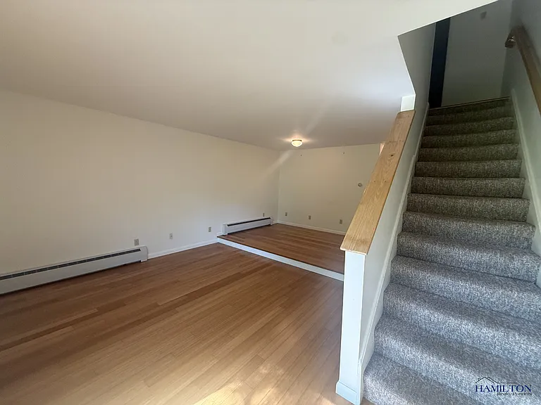 2024-2032 Spring St — Photo 6