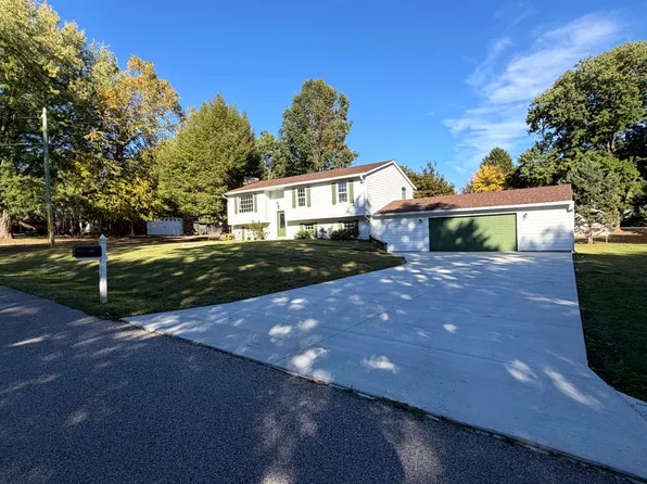 1313 Cedar Dr, Georgetown, IN 47122
