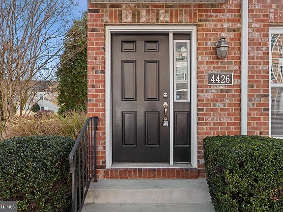 3rd image of 4426 Driftwood Dr #77