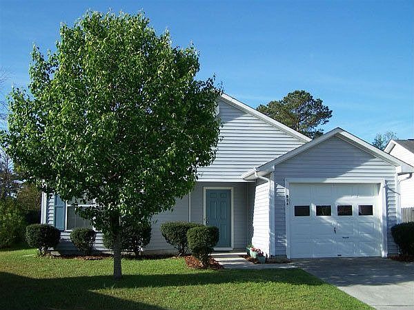 1st image of 836 S Dogwood Ln
