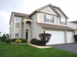 22 Prairie Pointe Ln, Streamwood, IL 60107