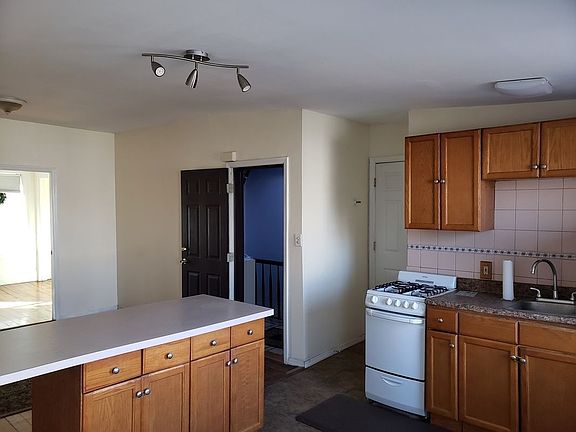 5th image of 93 3rd St Floor 3