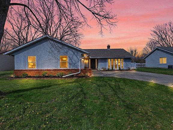 3rd image of 374 N Sarwil Dr