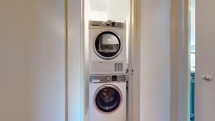 Rented by Bond New York | media 32