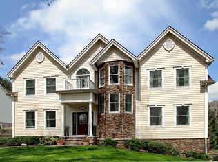 660 Soldier Hill Rd, Oradell, NJ 07649