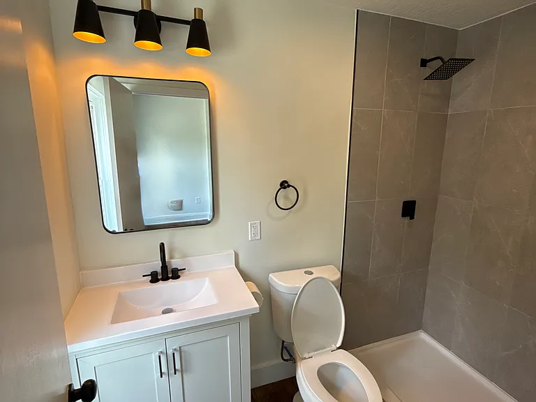 1829 S Champion Ave — Photo 24
