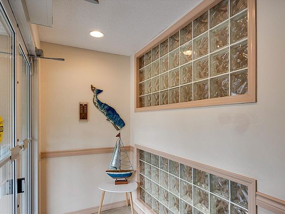 4th image of 3000 Oak St #301B