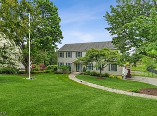 8 Heather Hill Way, Mendham, NJ 07945