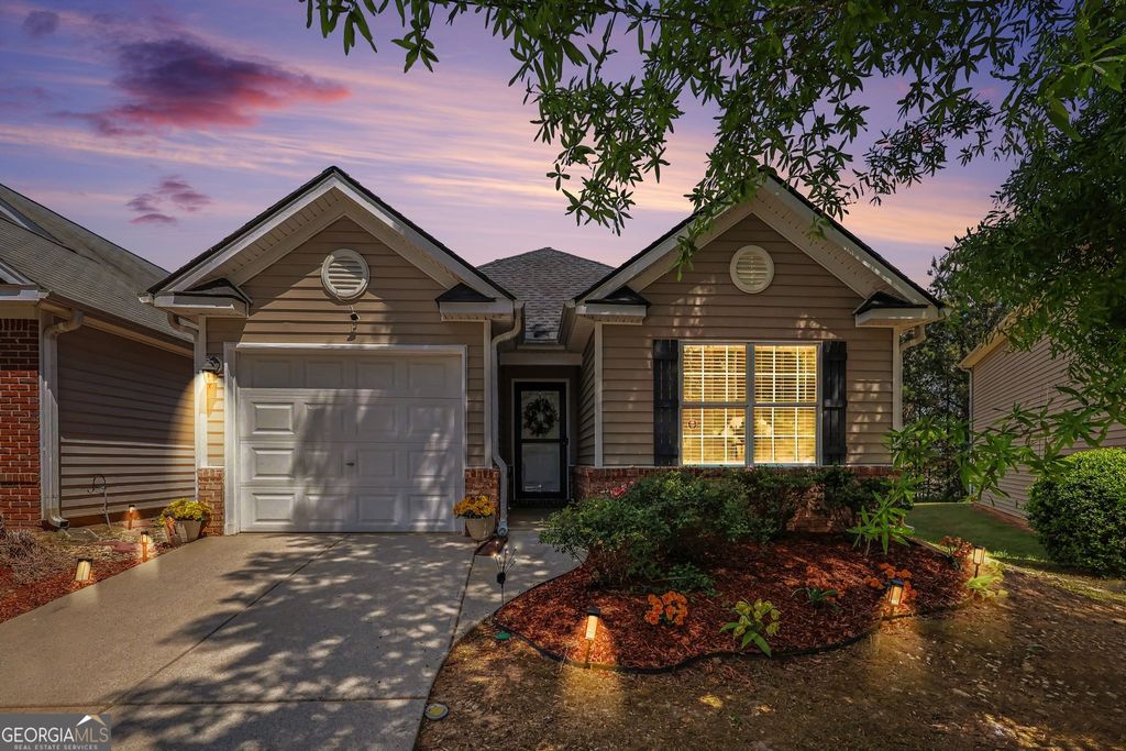 6390 Shadow Sq, Lithonia, GA