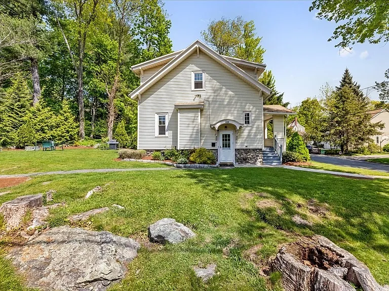 1 Wildrose Ave — Photo 11