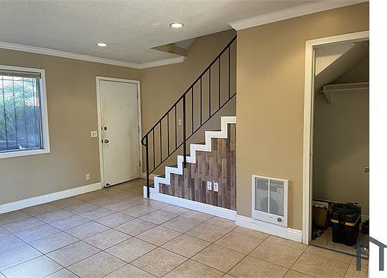 2nd image of 224 E 25th St APT D