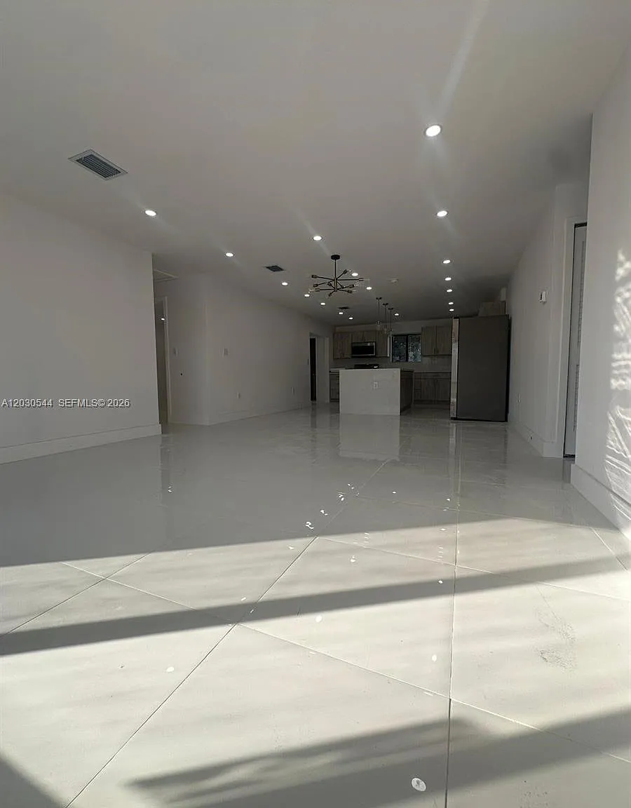 Windward Estates Sec 1 — Photo 2