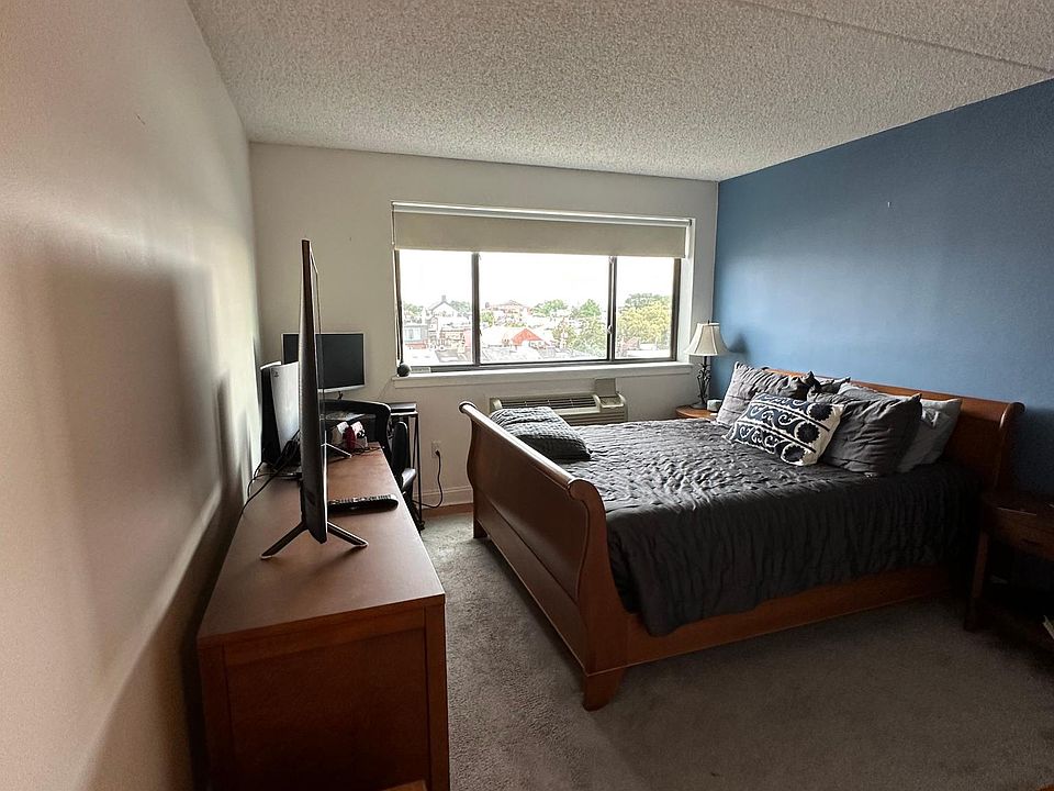 1st image of 530 S 2nd St APT 722