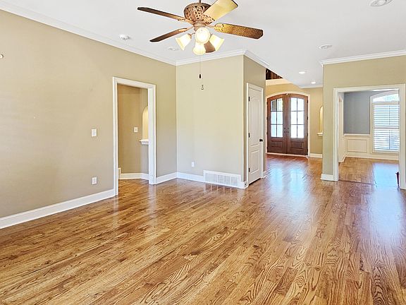 4th image of 8505 Lakeview Dr