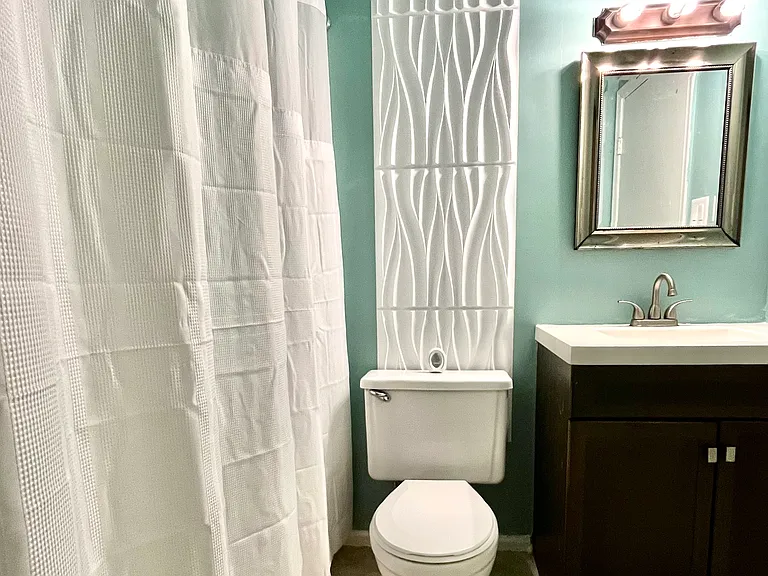 Full Bathroom (Second Floor)