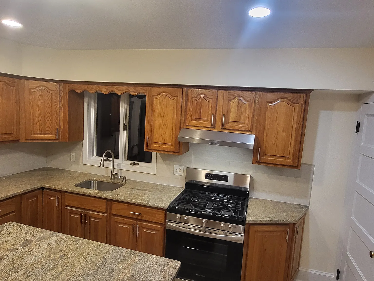 3 bed, 1319 sqft, $3,500 — Photo 1