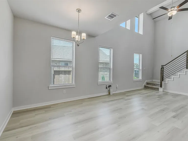 2734 Pheasant Hill Ct — Photo 13