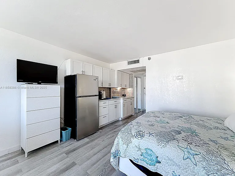 19201 Collins Ave #636 — Photo 14