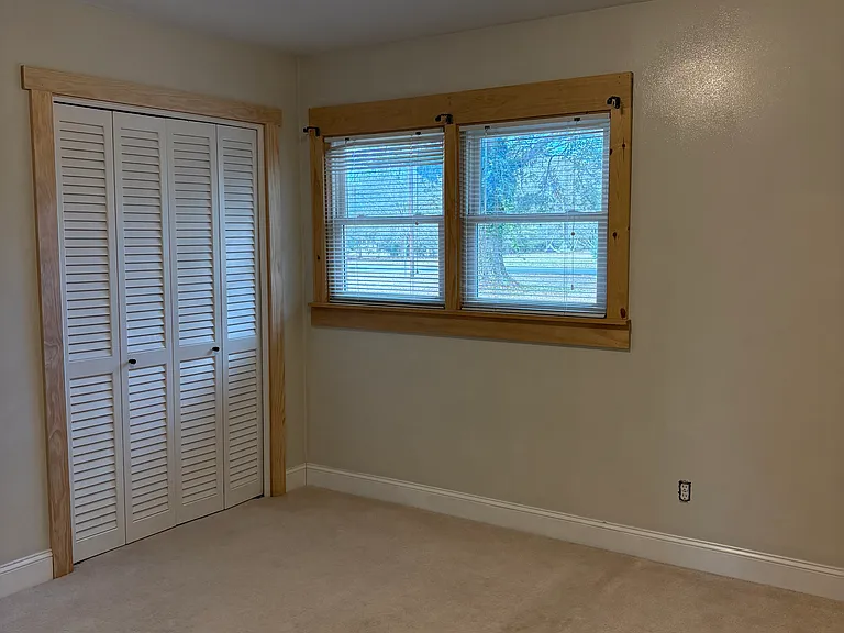 305 W Lane St — Photo 12