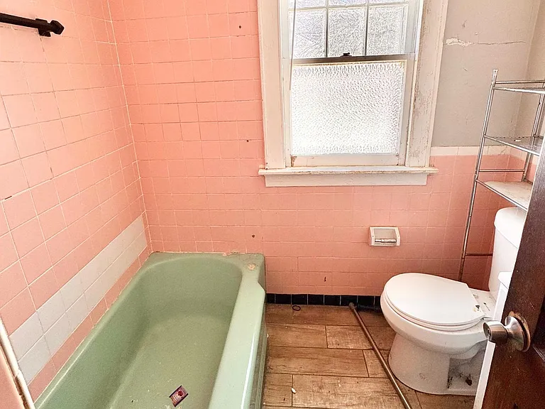 102 Benham St #4 — Photo 6