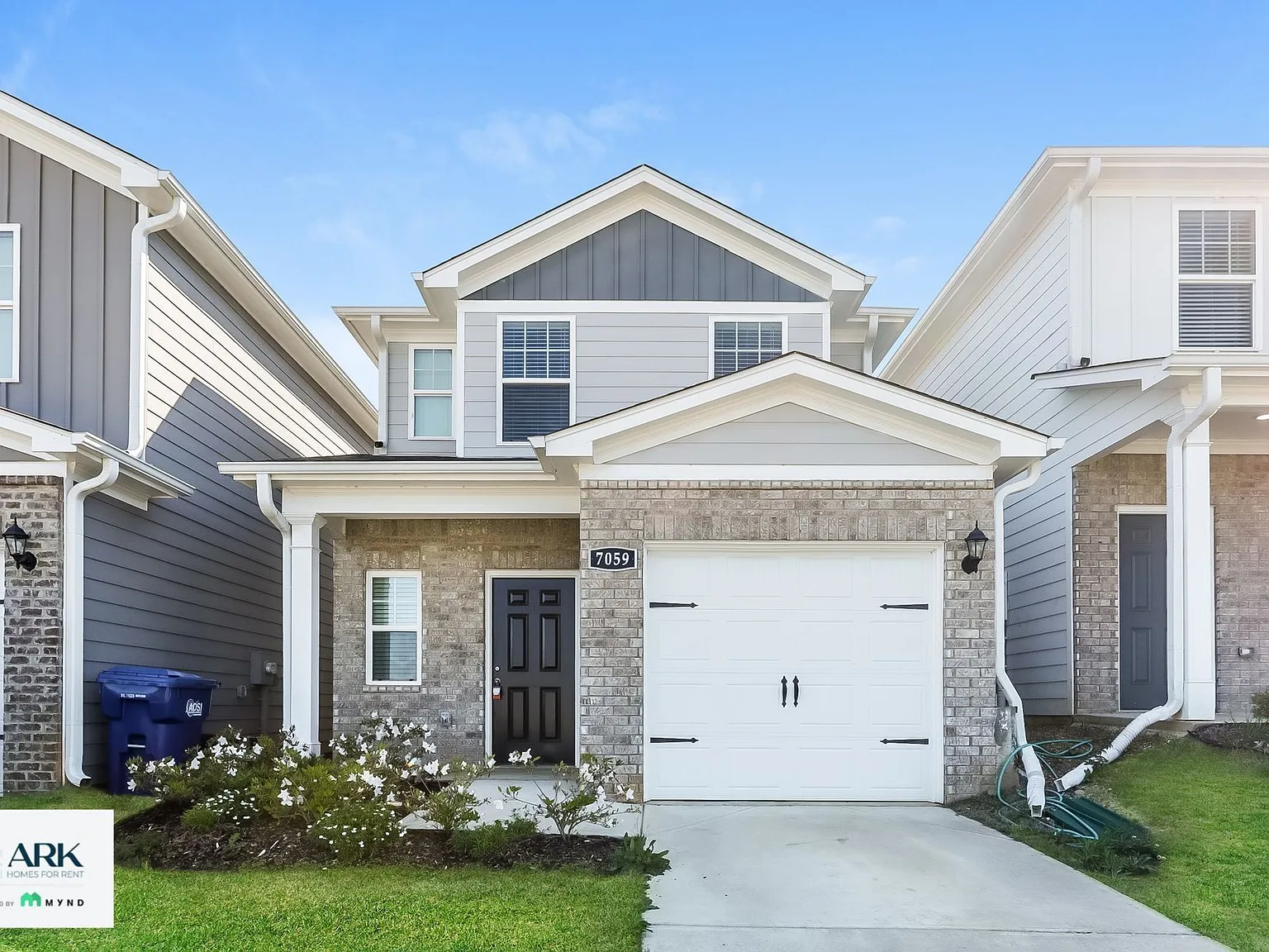 2 bed, 2.5 bath, 1259 sqft, $1,465 — Photo 1