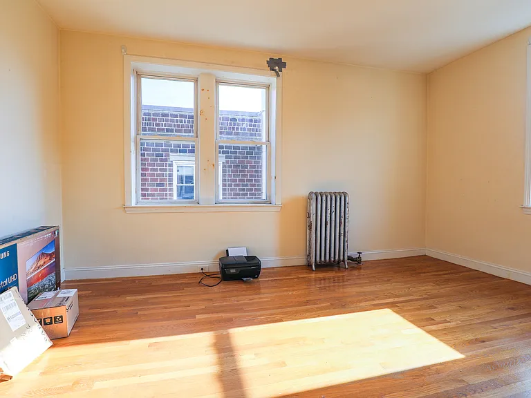 56 Egmont St #6 — Photo 7