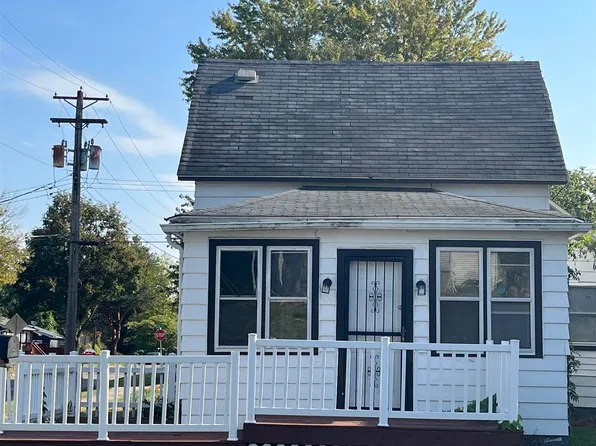 700 S 9th St, Burlington, IA 52601