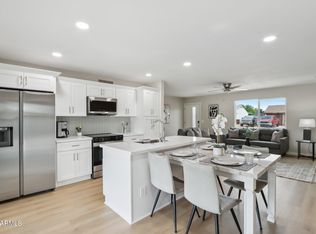 6914 W Canterbury Dr, Peoria, AZ 85345