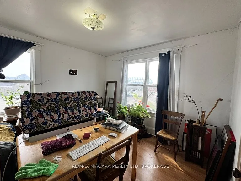 4893 Hunter St — Photo 5