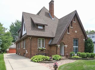 195 S Chandler Ave, Elmhurst, IL 60126