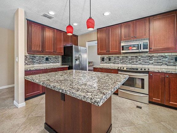4th image of 4040 Magnolia Hills Dr