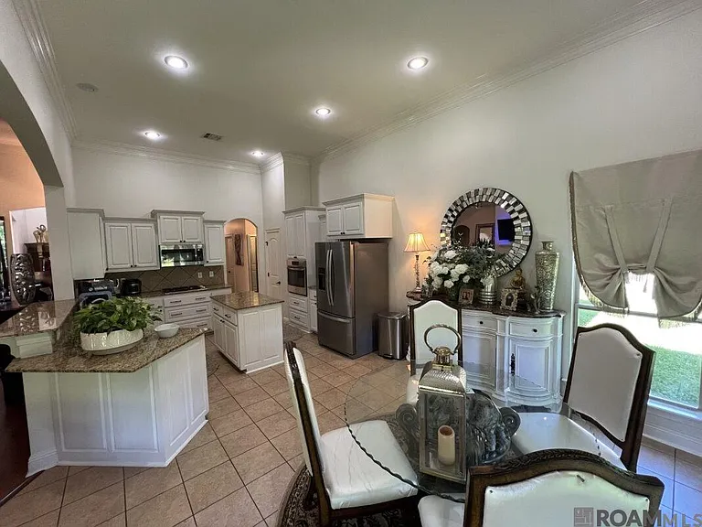 2913 Country Lake Dr — Photo 11