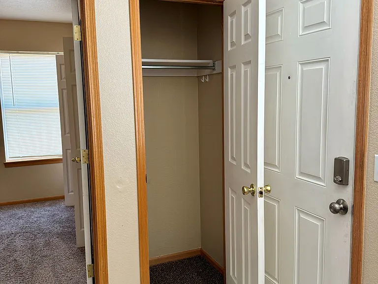 4245 Boardwalk Dr #E7 — Photo 8