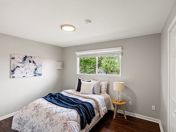 4th image of 3226 Halverson Ave #3226