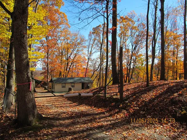 282 Siesta Lodge Dr, Coeburn, VA 24230