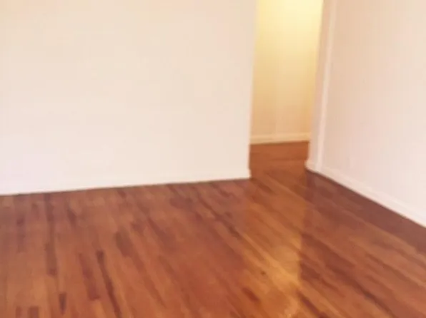 77-15 Park Dr E #2, Flushing, NY 11367