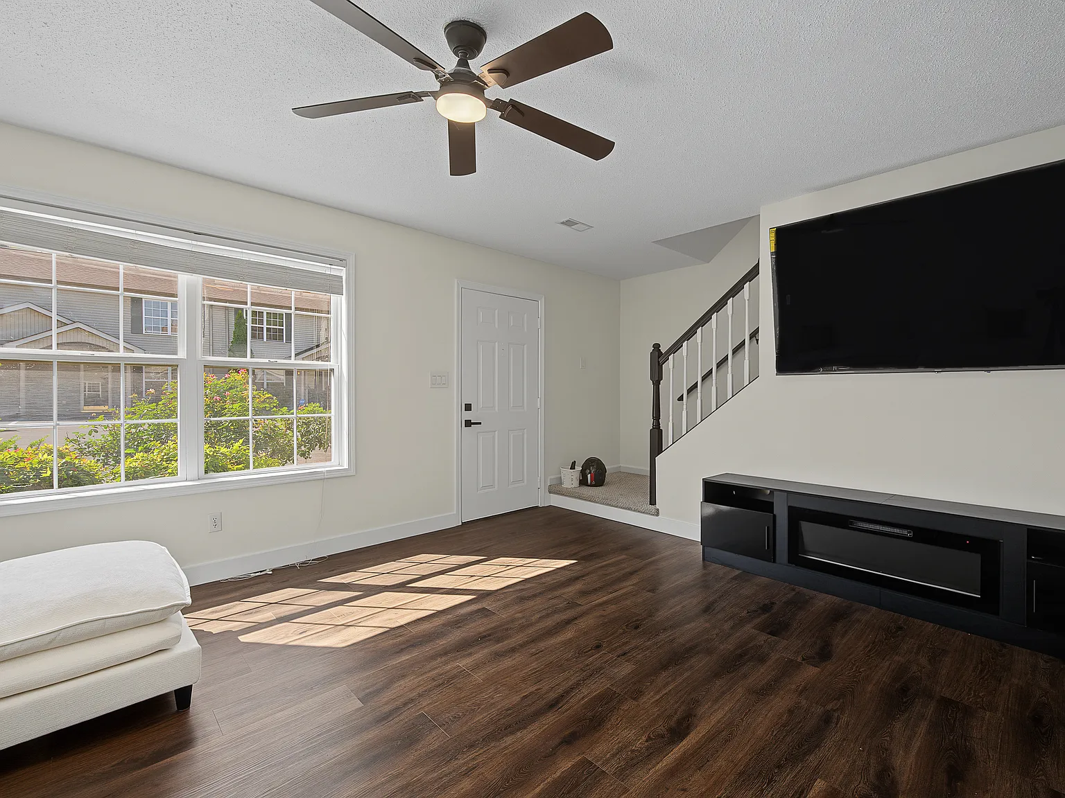 2 bed, 1.5 bath, 1080 sqft, $1,750 — Photo 4