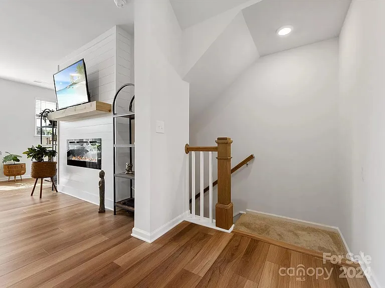10118 Hemingway Pl — Photo 10