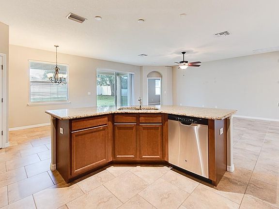 4th image of 3433 Summit Dr
