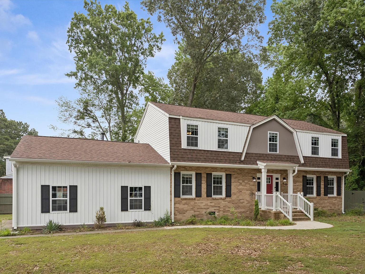 4 bed, 2.5 bath, 2386 sqft, $2,800 — Photo 3