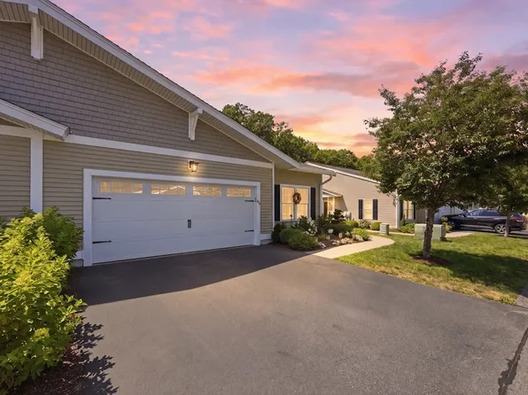 89 Rogerson Xing Unit 89, Uxbridge, MA 01569