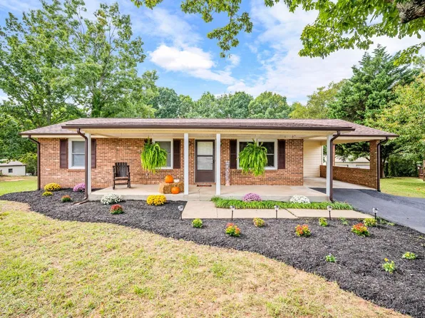 1109 Gallows Rd, Gretna, VA 24557