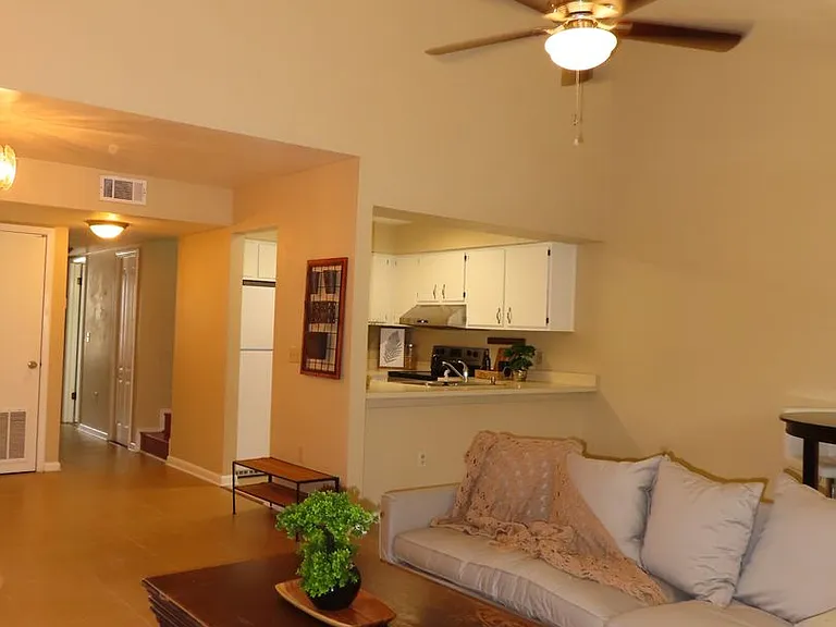 4427 SW 21st Ln — Photo 3