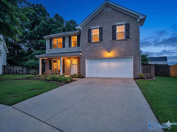 5th image of 126 Cloverwood Dr SW