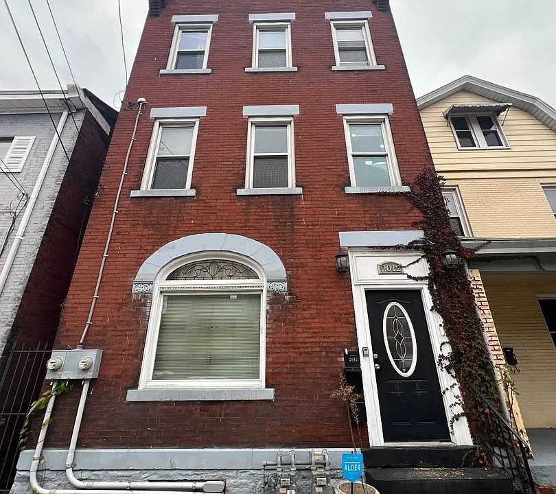 2012 Sarah Street