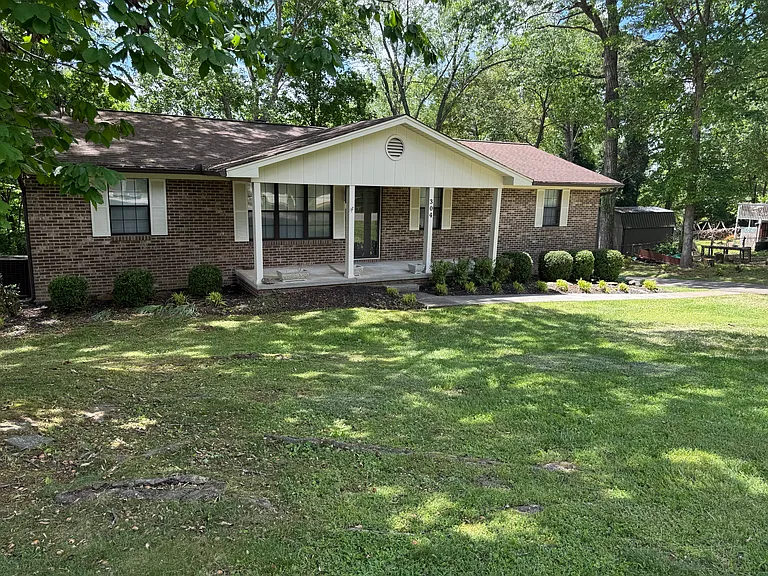 304 Gardner Rd — Photo 2