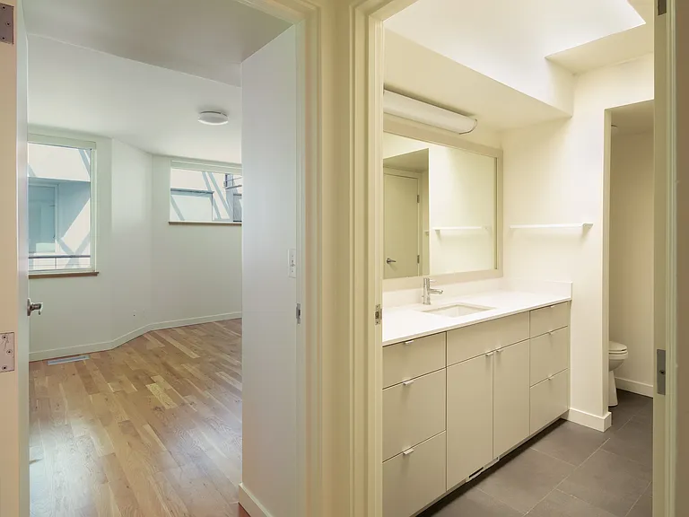 The George Apartments — Photo 11