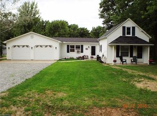 1560 Weaver Dr, Amherst, OH 44001